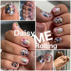 Color Street Daisy Me Rolling polish strips